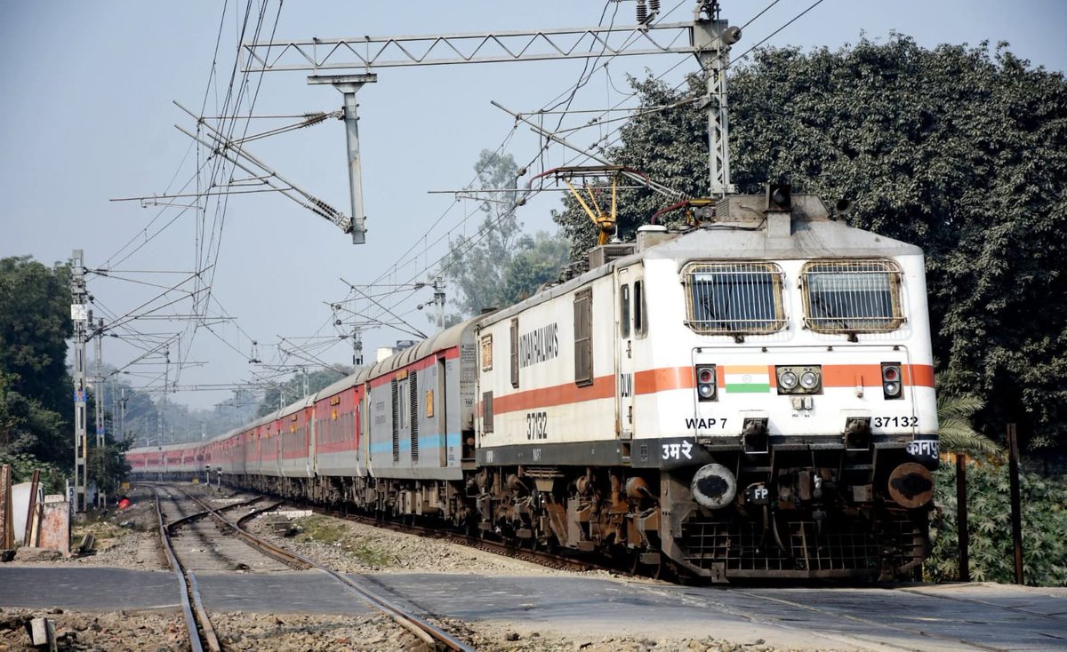 उत्तर पश्चिम रेलवे जयपुर जौन व बीकानेर मण्डल के सम्मानित प्रशासनिक अधिकारियों से अनुरोध कि 04731/32 श्री गंगानगर से समस्तीपुर के बीच चलने वाली रेल गाड़ी के फेरो में और बढ़ोतरी की जाए  <a href="/drmbikaner/">drm bikaner</a> <a href="/RailMinIndia/">Ministry of Railways</a> <a href="/NWRailways/">North Western Railway</a>