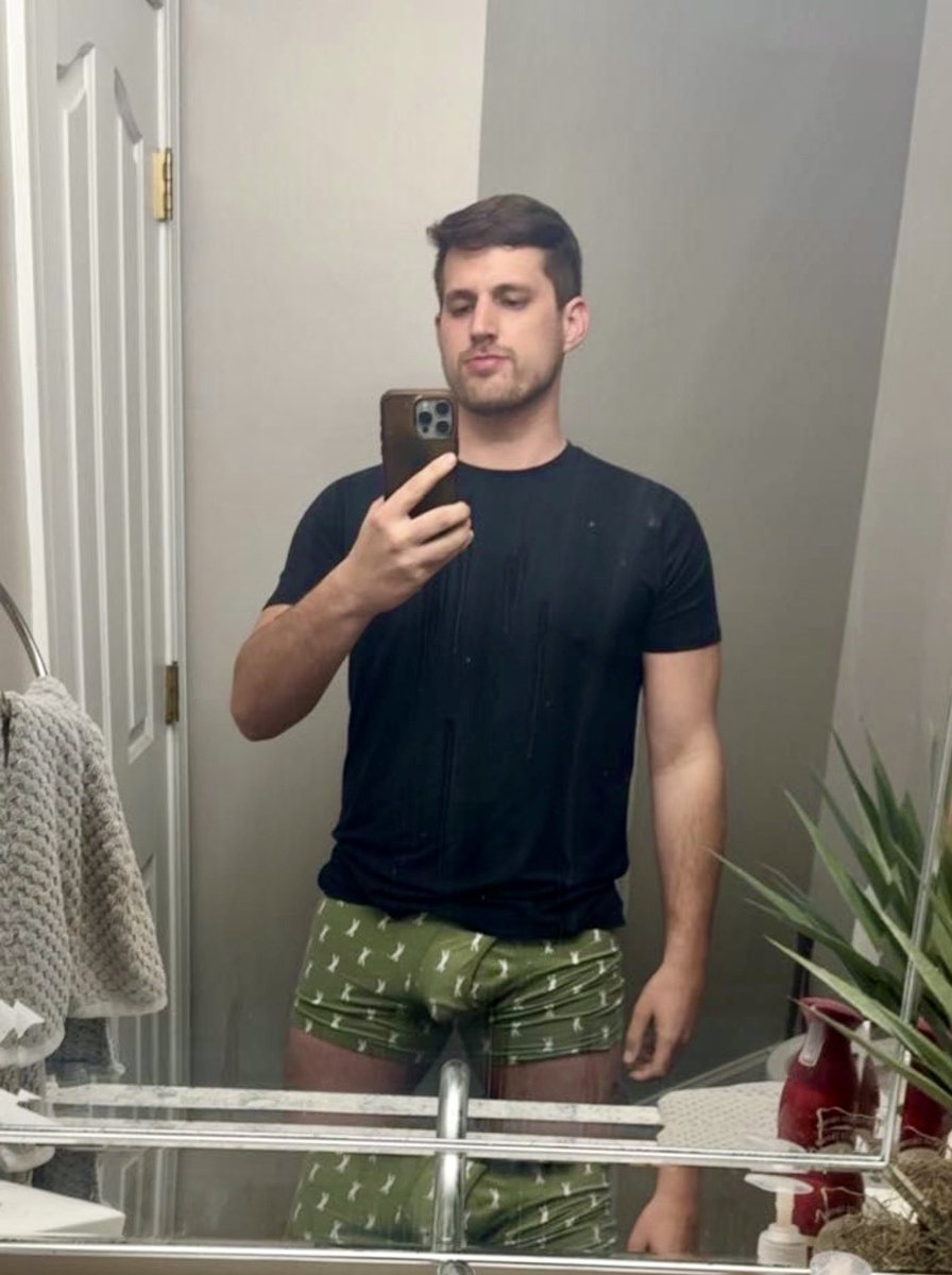 joebro4ho's tweet photo. Do we love uncut white boys? #BWC https://t.co/Pi92S4ViOk