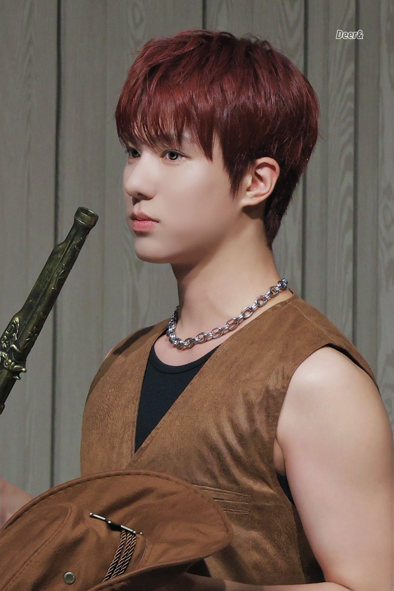 𝐃𝐞𝐞𝐫& tweet media