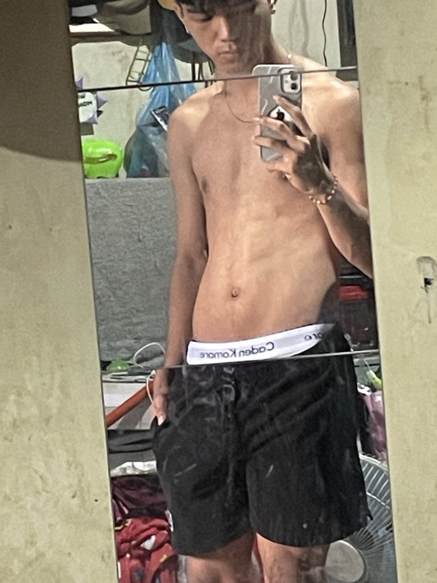 mayk_vargas's tweet photo. wala ng abs https://t.co/YuUElMeFs4