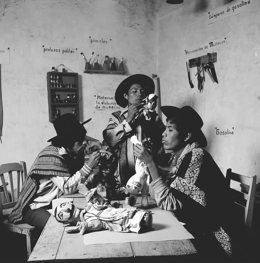 Nacho López (1923–1986) 
Puppet theater craftsmen, 1980
Sierra Mixe, Oaxaca, Mexico