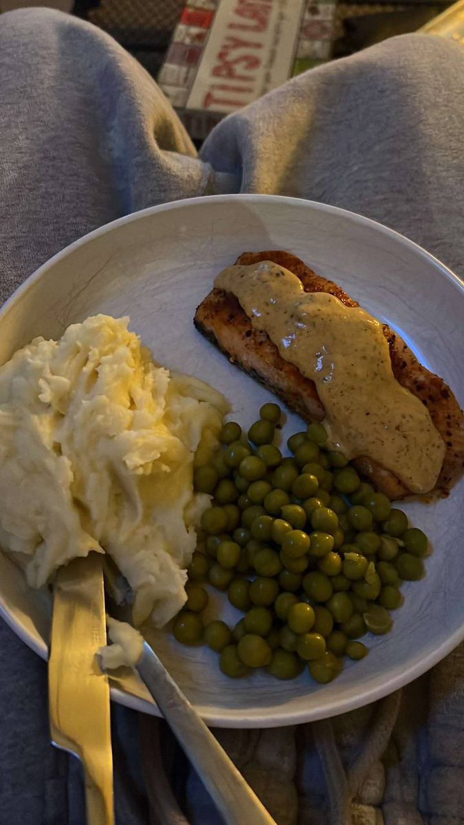 reallucyy21's tweet photo. my comfort food 🩷 https://t.co/yXynhn26R4
