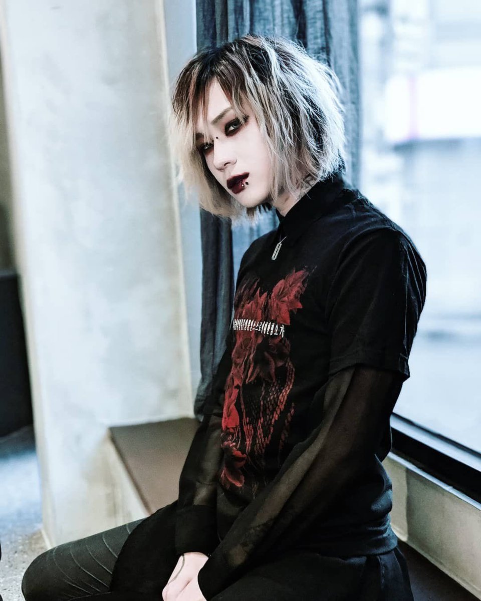 ♱ 𝔈𝔩𝔦 ♱ tweet media