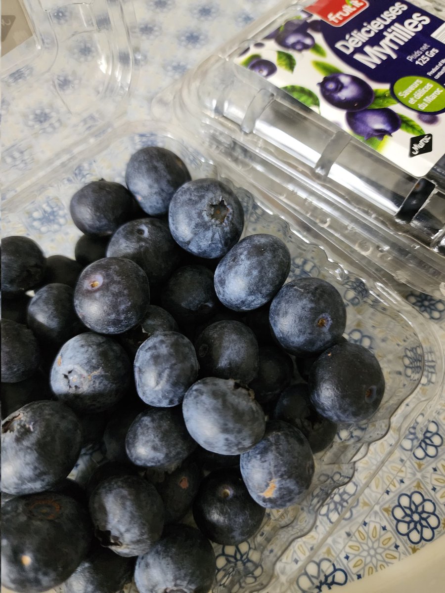 غزال tweet media