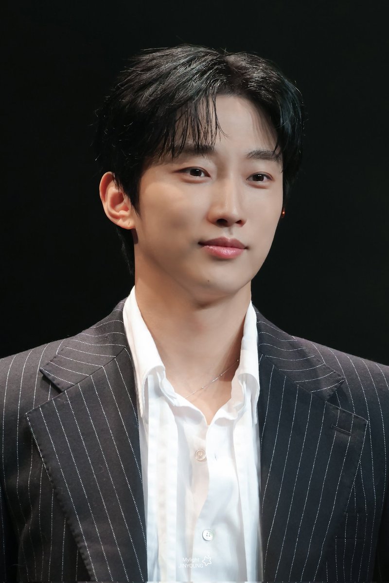 소중한 나의 빛,진영🌟 tweet media