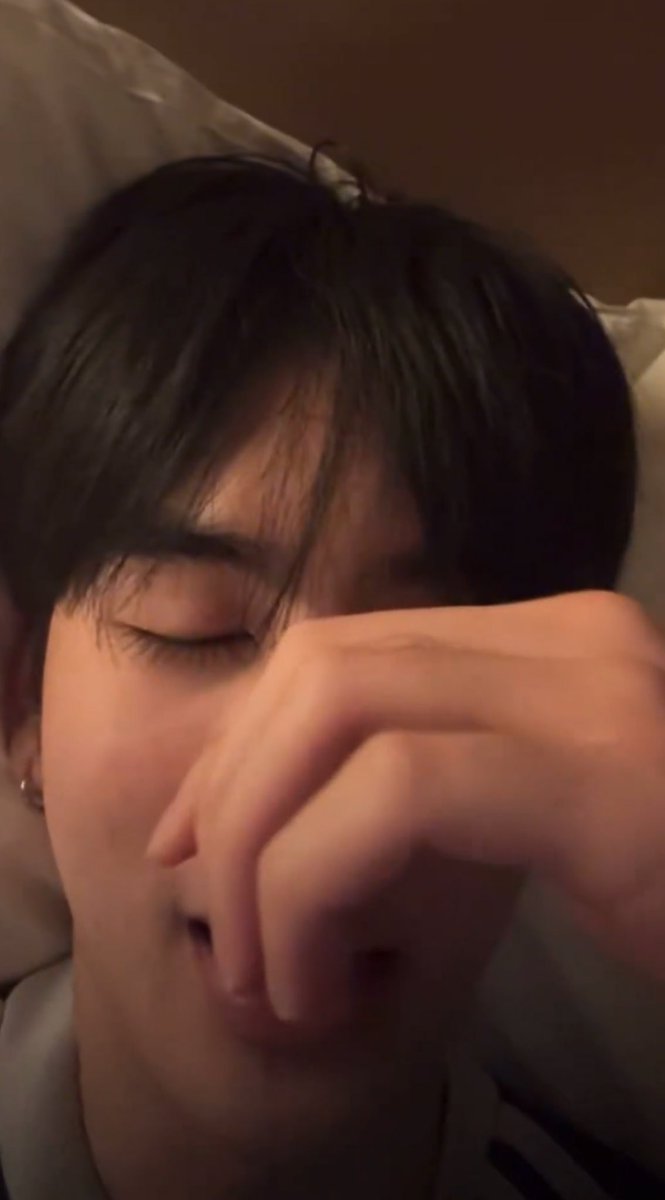 Trend for SANTA tweet media