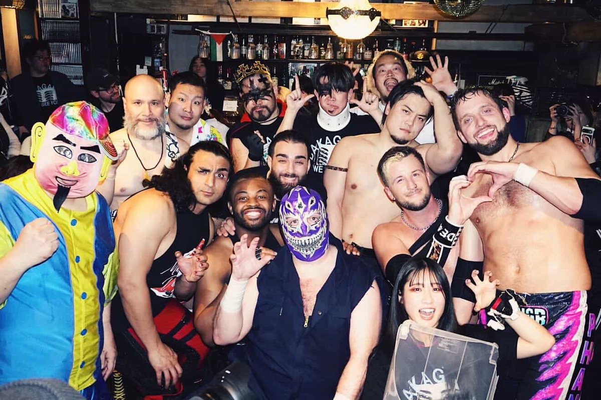 Mystery Wrestling tweet media