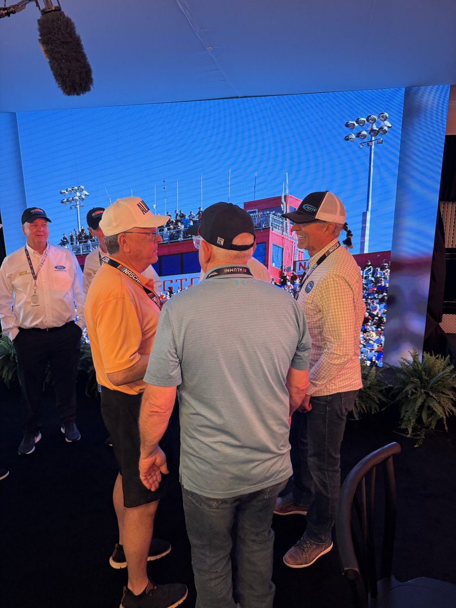 MastCast tweet media