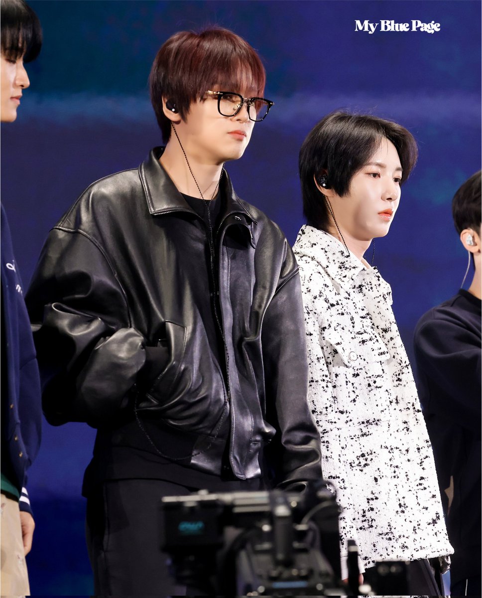 ᴍy ʙʟᴜᴇ ᴩᴀɢᴇ tweet media