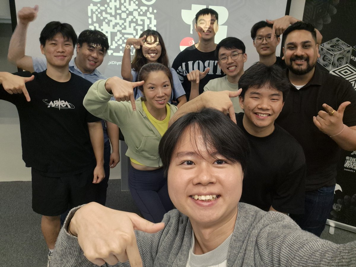 SEVEN Blockchain tweet media