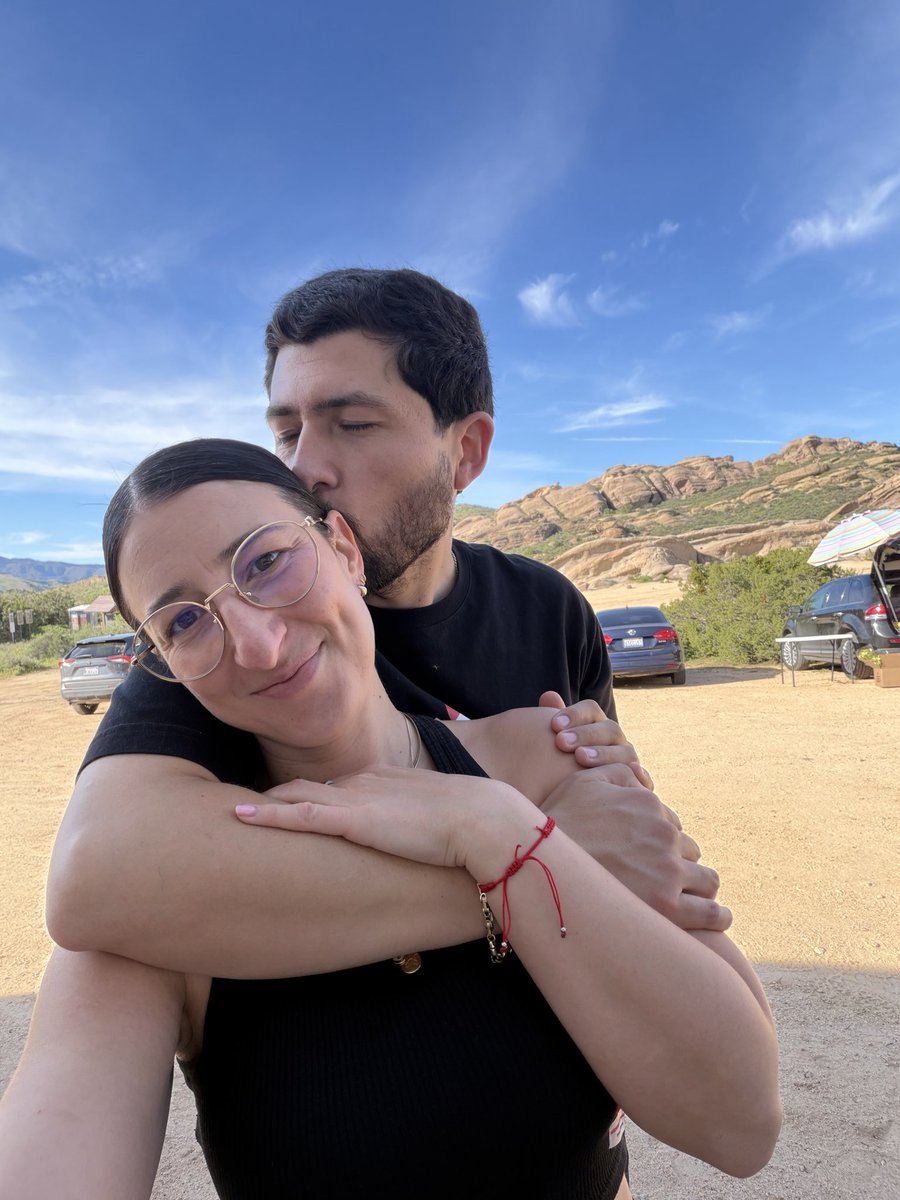 Elina Klara Adut tweet media