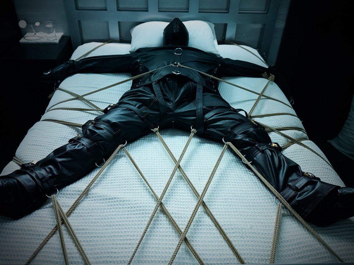 Seattle Dominatrix ➕ Domina Victoria Rage ➕ tweet media