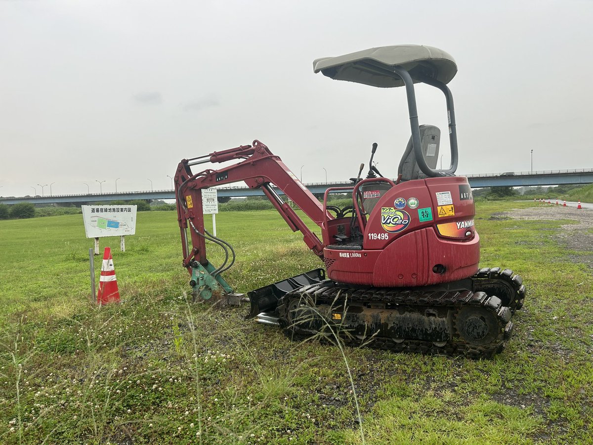 NKD_TT's tweet photo. やっぱりvio20が1番好き。
特にブレーカー仕様。
#ヤンマー
#YANMAR
#vio20 https://t.co/Ggbeyxac4q