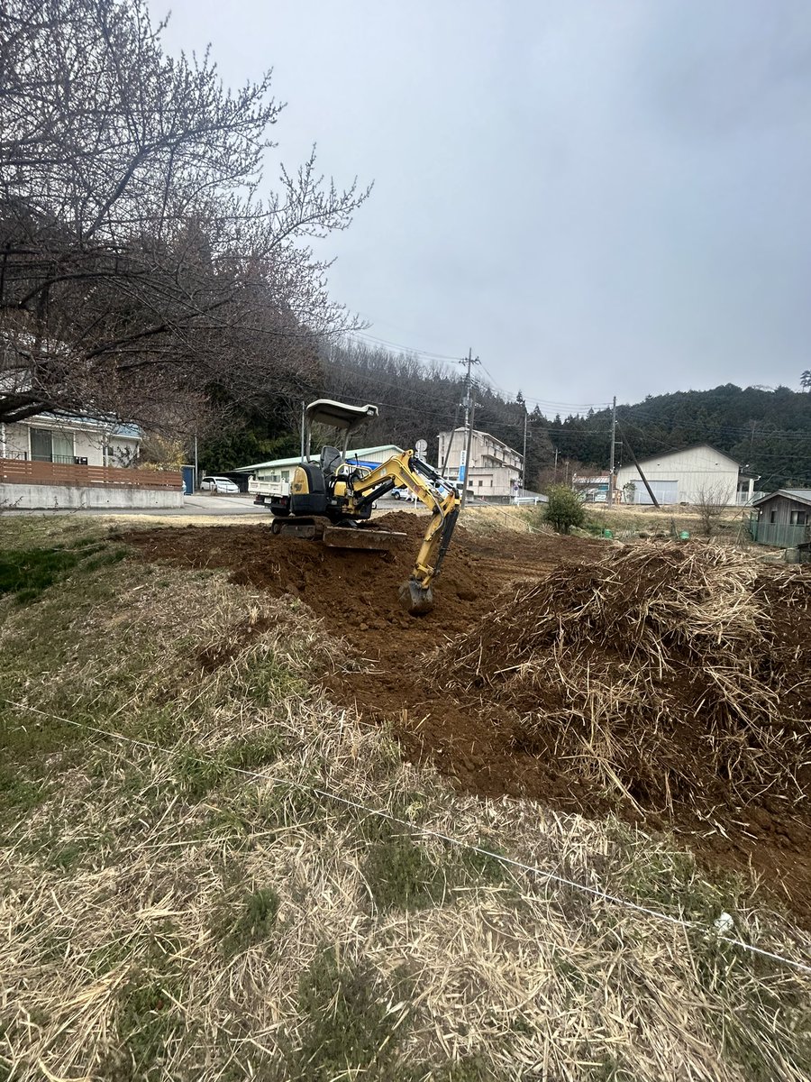 NKD_TT's tweet photo. やっぱりvio20が1番好き。
特にブレーカー仕様。
#ヤンマー
#YANMAR
#vio20 https://t.co/Ggbeyxac4q