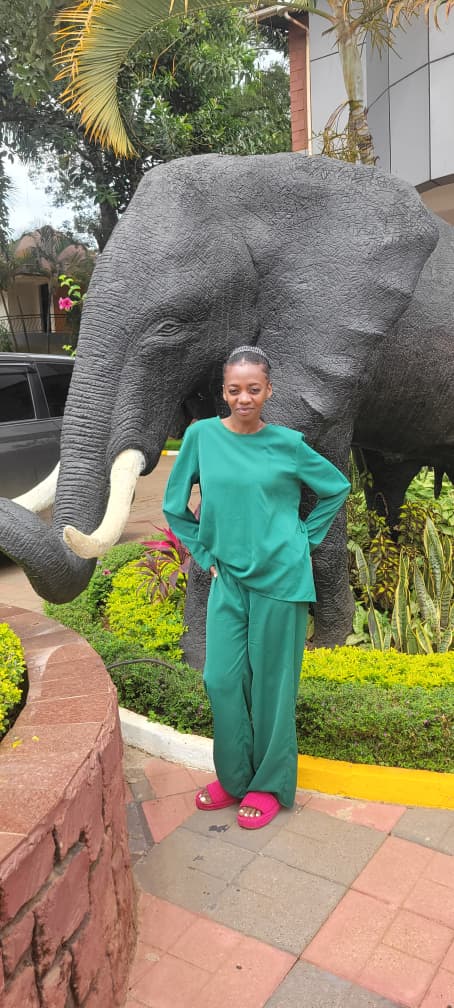 QUEEN FANCY UG tweet media