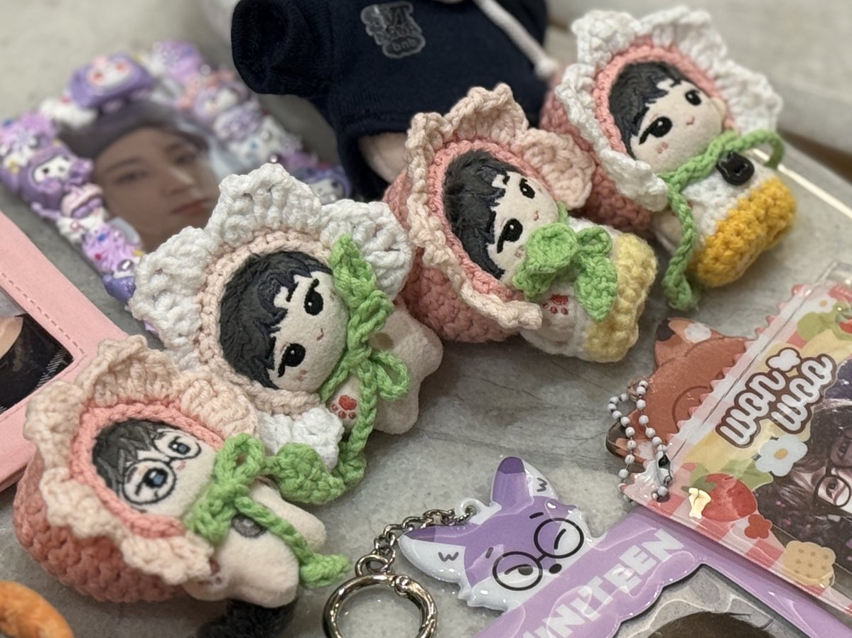 그나저나 우리 첫만남땐 예절샷도 안찍었는데, 이제는 주섬주섬 꺼내서 촤라락 두는거 왜이리 귀여워요. 권모님(<a href="/kwonmo_hobby/">권모씨 취미공간</a>)덕분에 화사해진 미니들깨들 너무 예뻐요 🌸 최고햐 진쨔