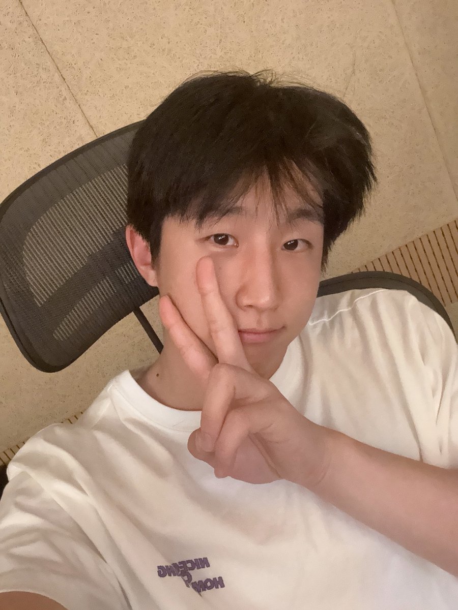JINJIN 진진 tweet media