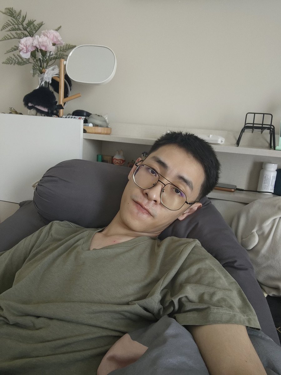 賴•™ tweet media