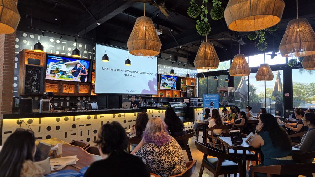 Technolatinas's tweet image. La charla de Hazel Sáenz estuvo espectacular.

 Nos enseñó a construir con Kiro, a pensar siempre desde el Spec-Driven. 

¡Gracias Hazel! 

@TecDeSoftware 

#CumbredeComunidades #Mérida #Code