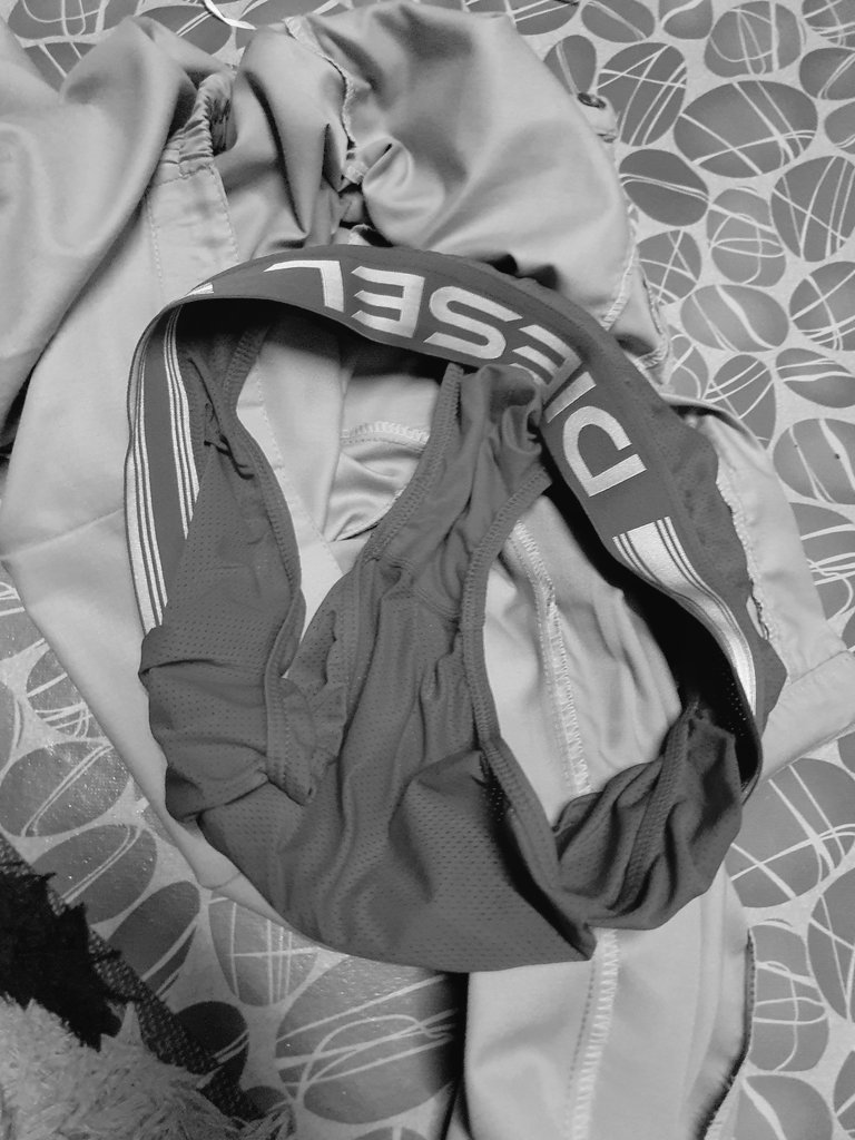 TengkuAzarul91's tweet photo. Pakai baju melayu seharian, panas2 berpeluh celah kangkang beraya kehulur hilir. Masham bashah spender hihihiii. Tengittt + hamis telorrr huhu https://t.co/NdbvMBSeWS