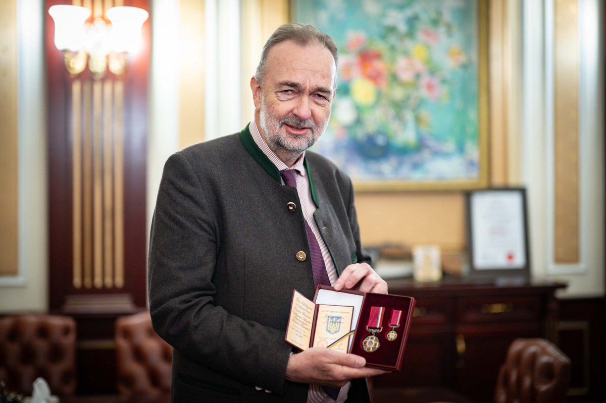 Koruna Česká tweet media