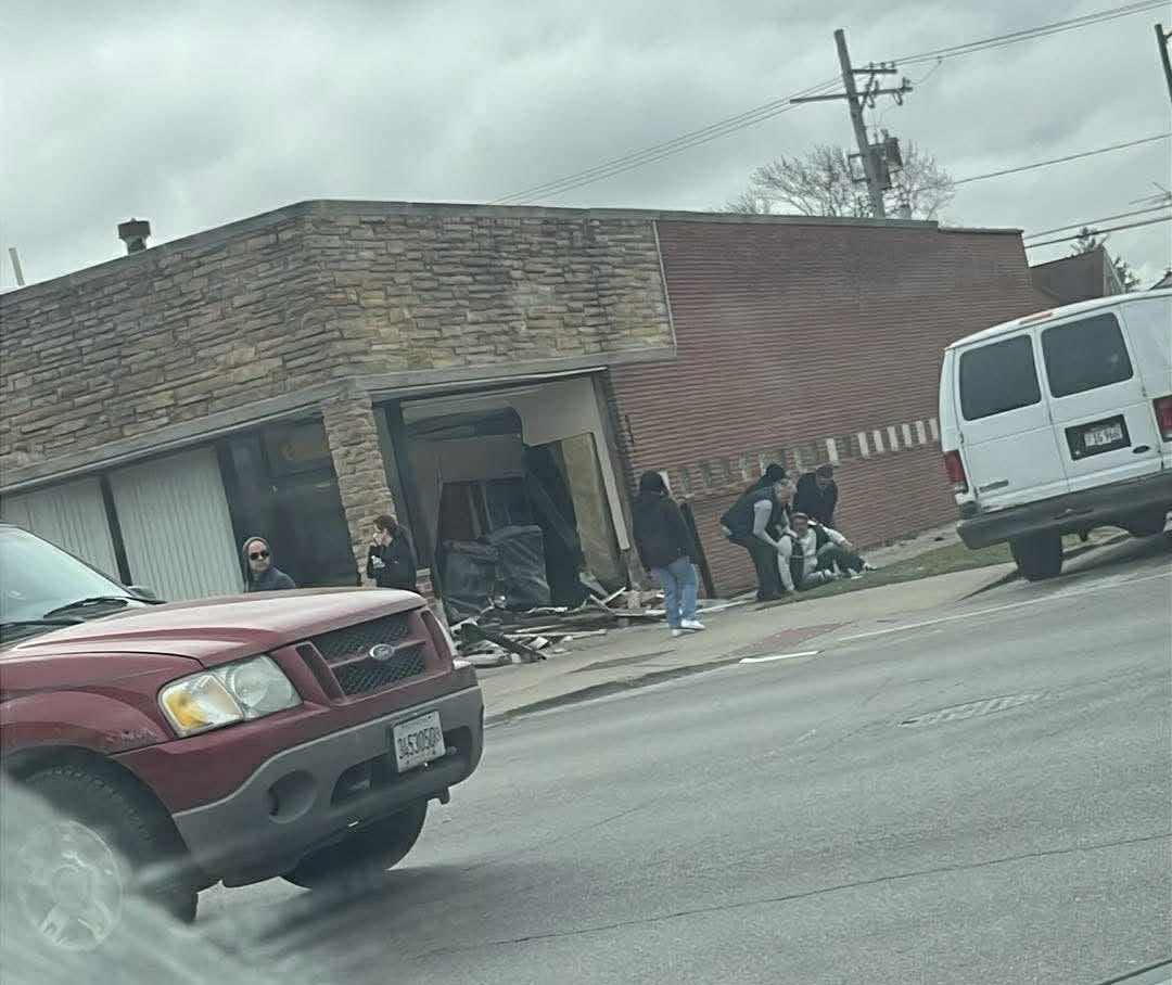 DunningWatch's tweet image. Belmont and Meade. Just now. #ChicagoScanner