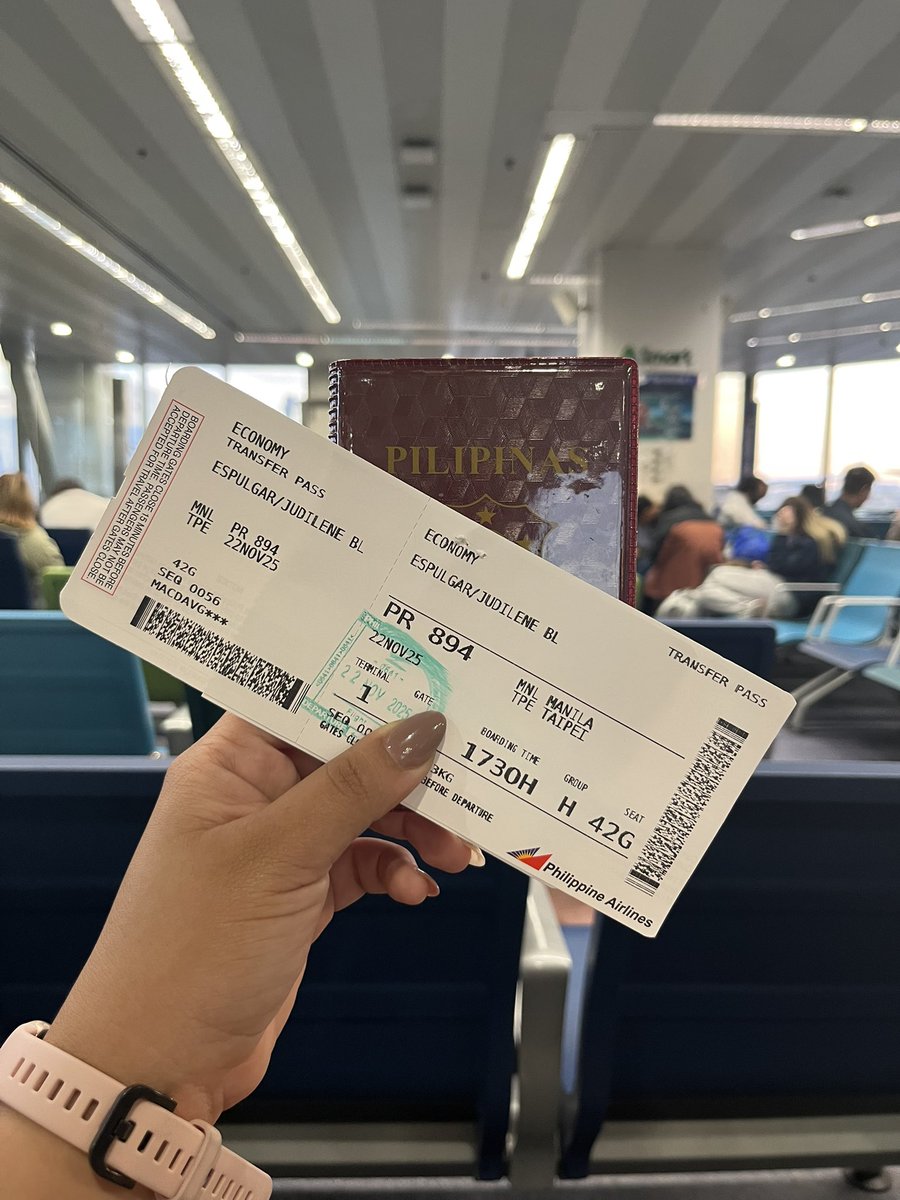blasesingforyou's tweet photo. Arrival in Taoyuan Airport ✨ From Gensan to MNL, MNL to Taiwan https://t.co/RNFbMnzhdx