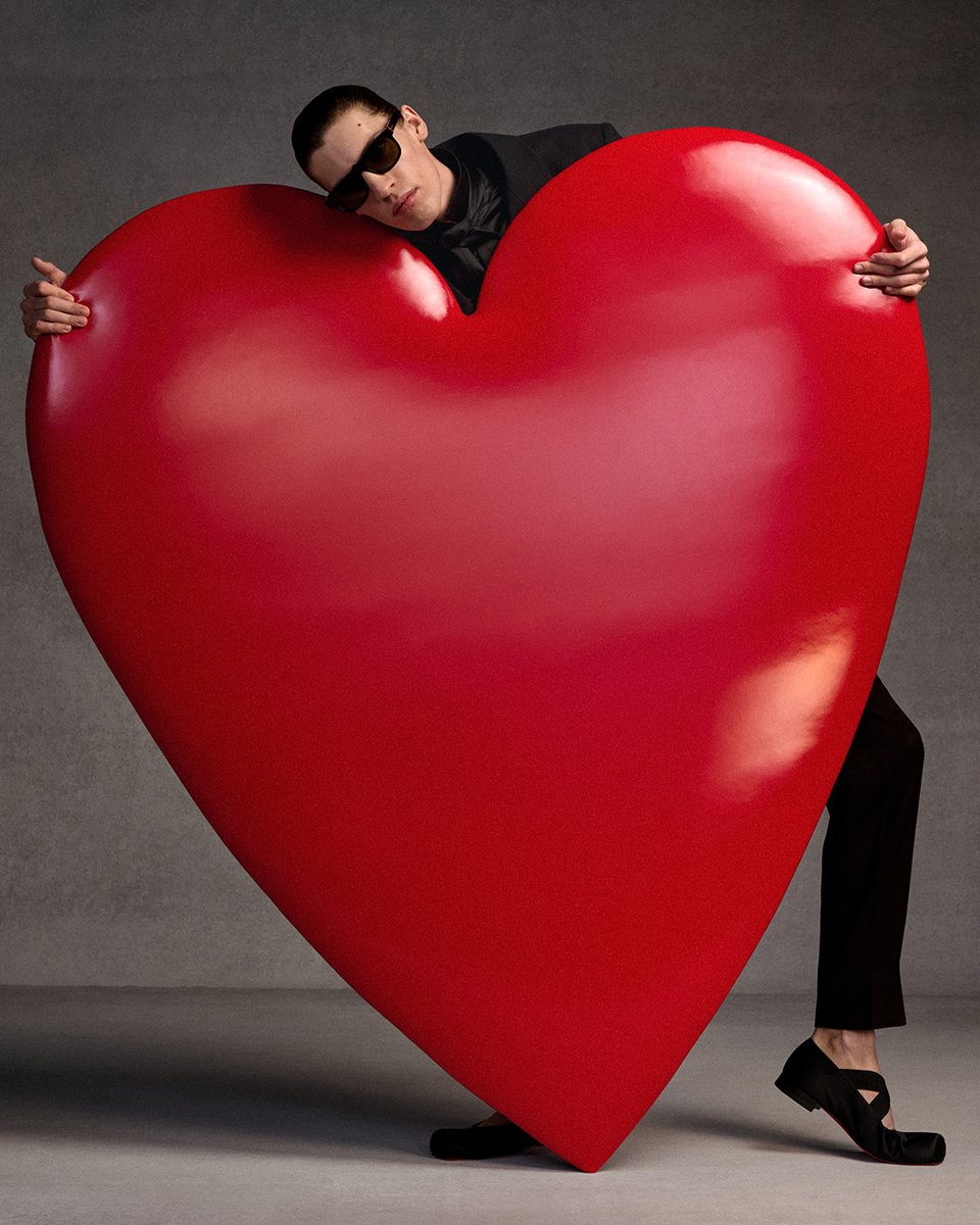 Christian Louboutin tweet media