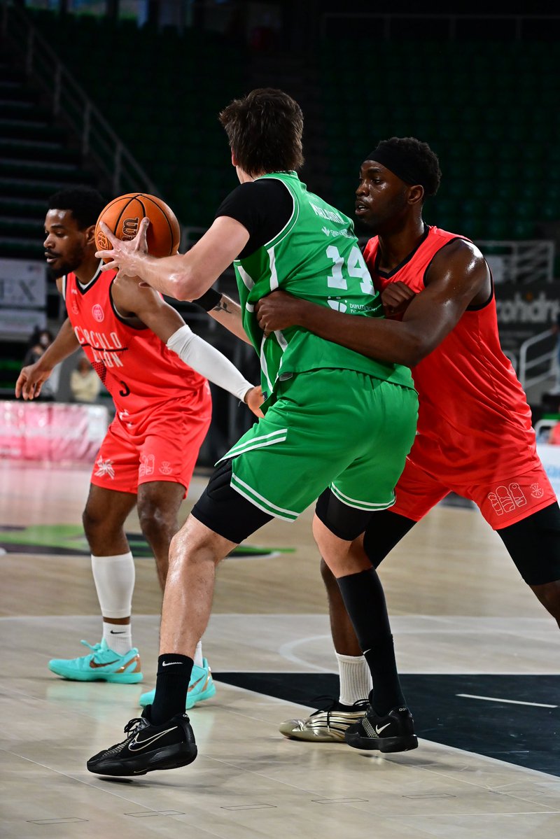 Alex Mazaira tweet media