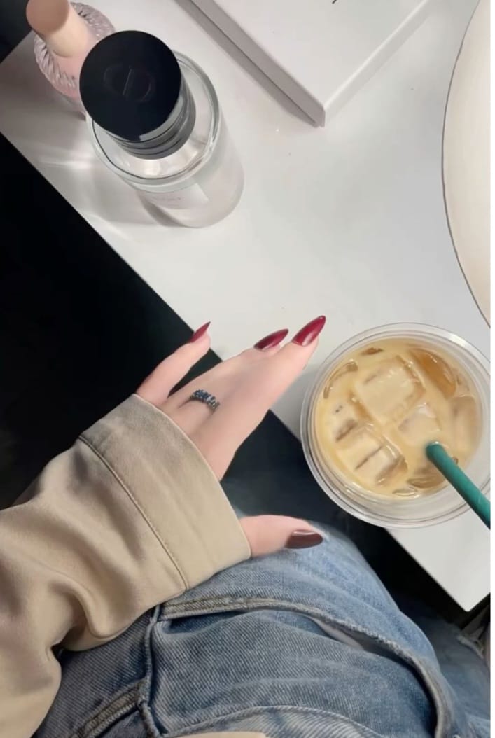 حَـــلا tweet media