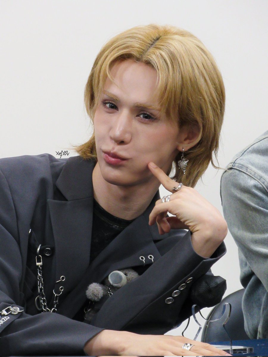 XᴏғL♡V tweet media