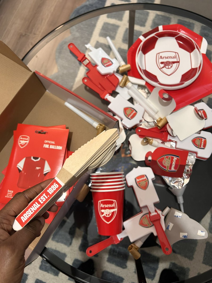 Yewande O tweet media