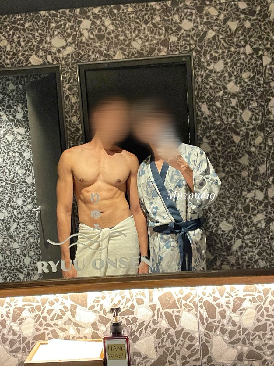 M_darkenergy tweet media