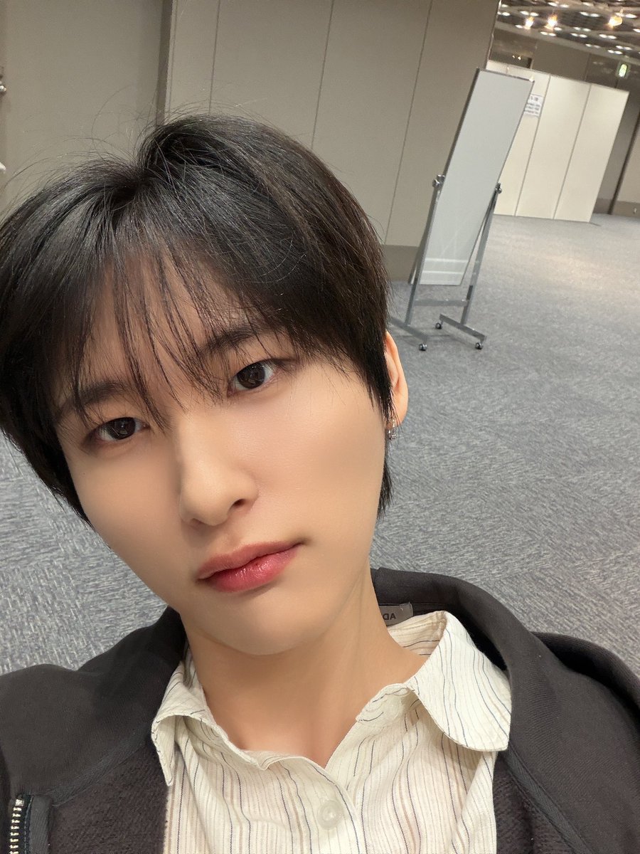 우비니 tweet media