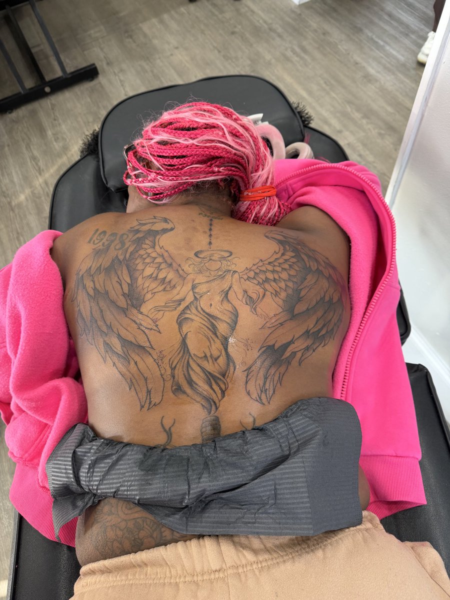 Madame Backwood tweet media