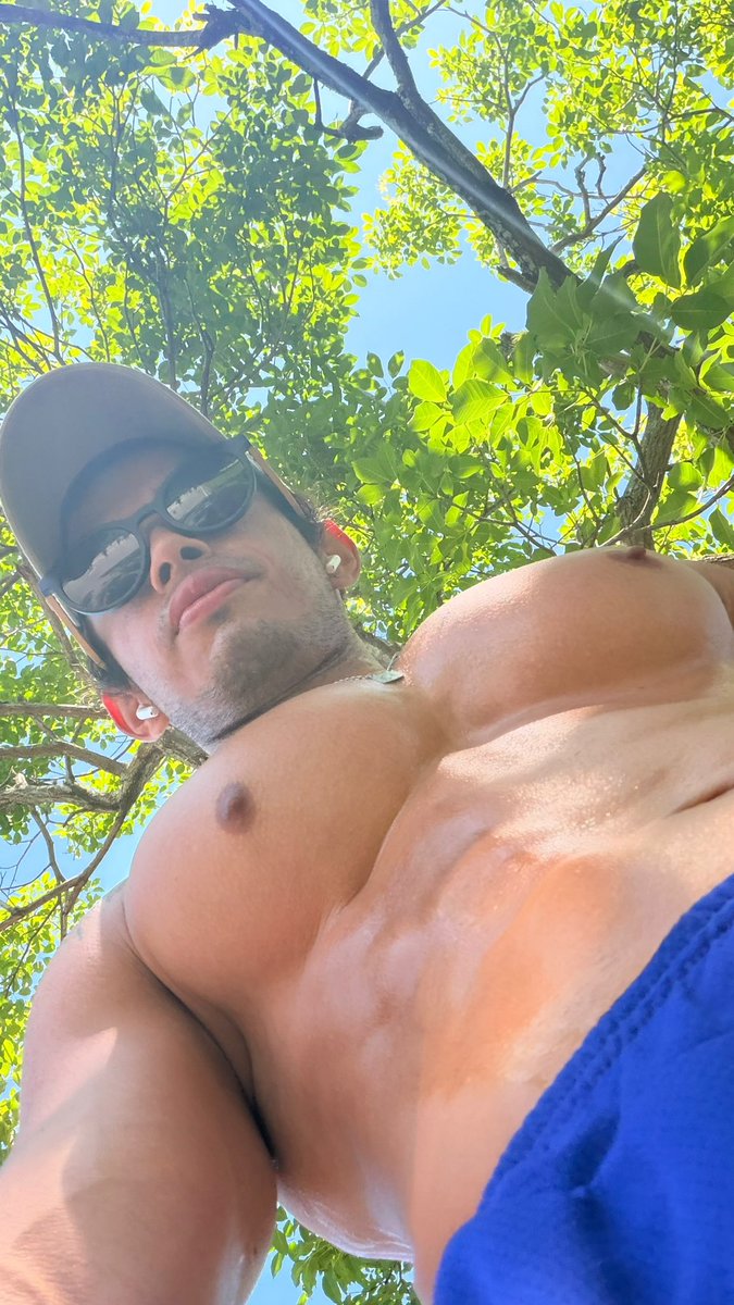 Peitudo RIO 😈😈 tweet media