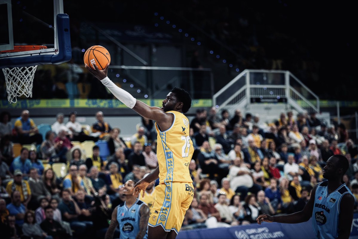 Chimezie Metu™ tweet media