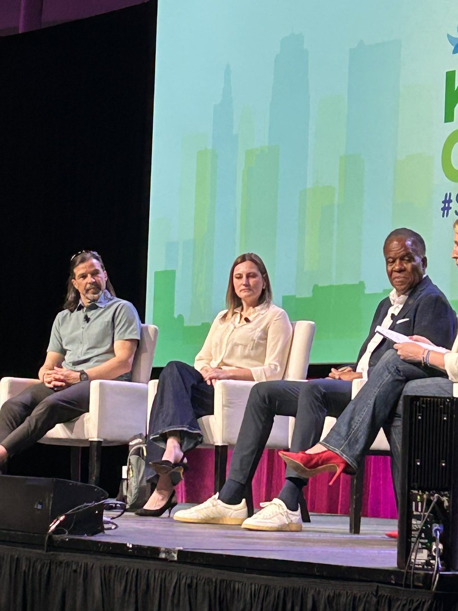 KymmBallard's tweet image. Home from @SHAPEAmerica Kansas City and exhausted! So many awesome friends, never enough time. I enjoyed so many sessions this year! A rarity since not attending meetings and Board responsibilities. Just a few great shots! #physed @CampbellExerSci