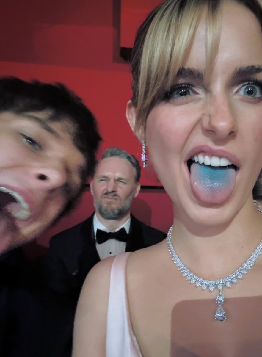 ella🏹 tweet media