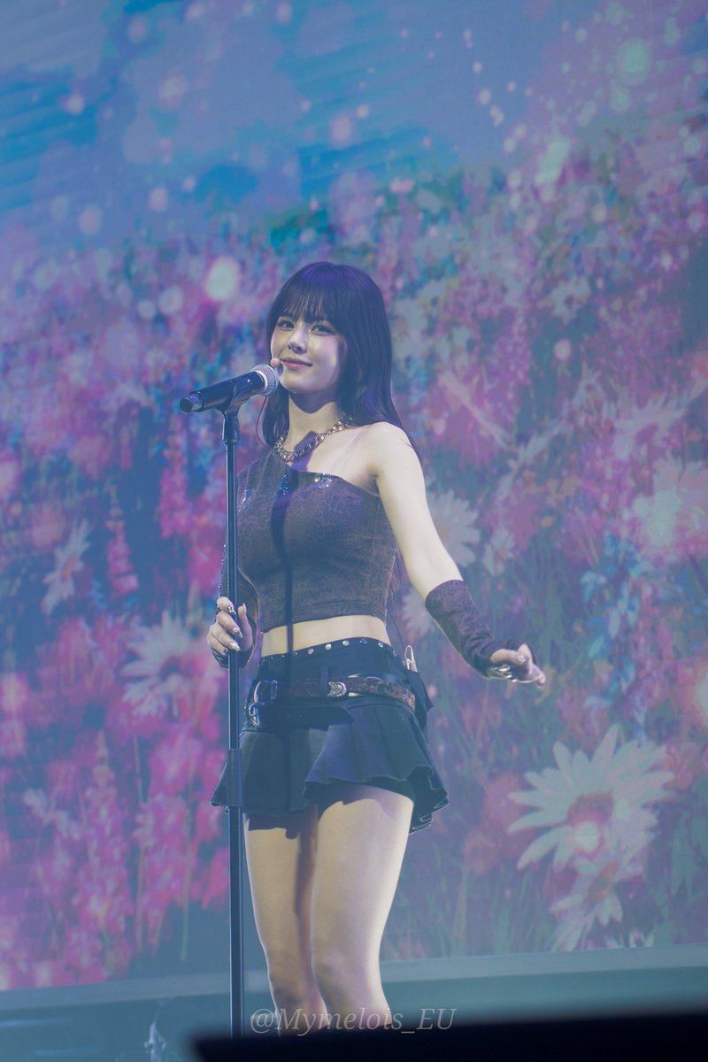 𝑅𝑎𝑑𝑖𝑎𝑛𝑡, 𝑌𝑅. tweet media