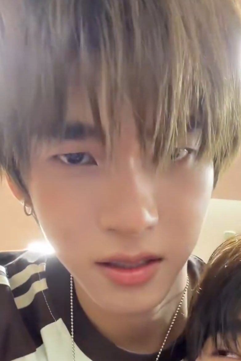 | ̶G̶R̶A̶V̶I̶T̶Y̶ ̶ | tweet media