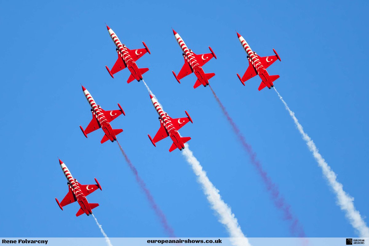 EuroAirshow's tweet image. Turkish Stars back over Ostrava 🇹🇷✈️

The Turkish Air Force’s national aerobatic team returned to NATO Days in Ostrava &amp;amp; Czech Air Force Days 2025 for the first time since 2013, flying six Canadair NF-5 jets in one of the weekend’s standout fast-jet displays.