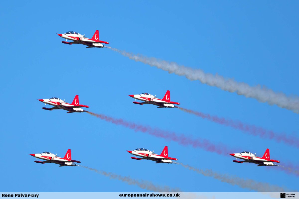 EuroAirshow's tweet image. Turkish Stars back over Ostrava 🇹🇷✈️

The Turkish Air Force’s national aerobatic team returned to NATO Days in Ostrava &amp;amp; Czech Air Force Days 2025 for the first time since 2013, flying six Canadair NF-5 jets in one of the weekend’s standout fast-jet displays.