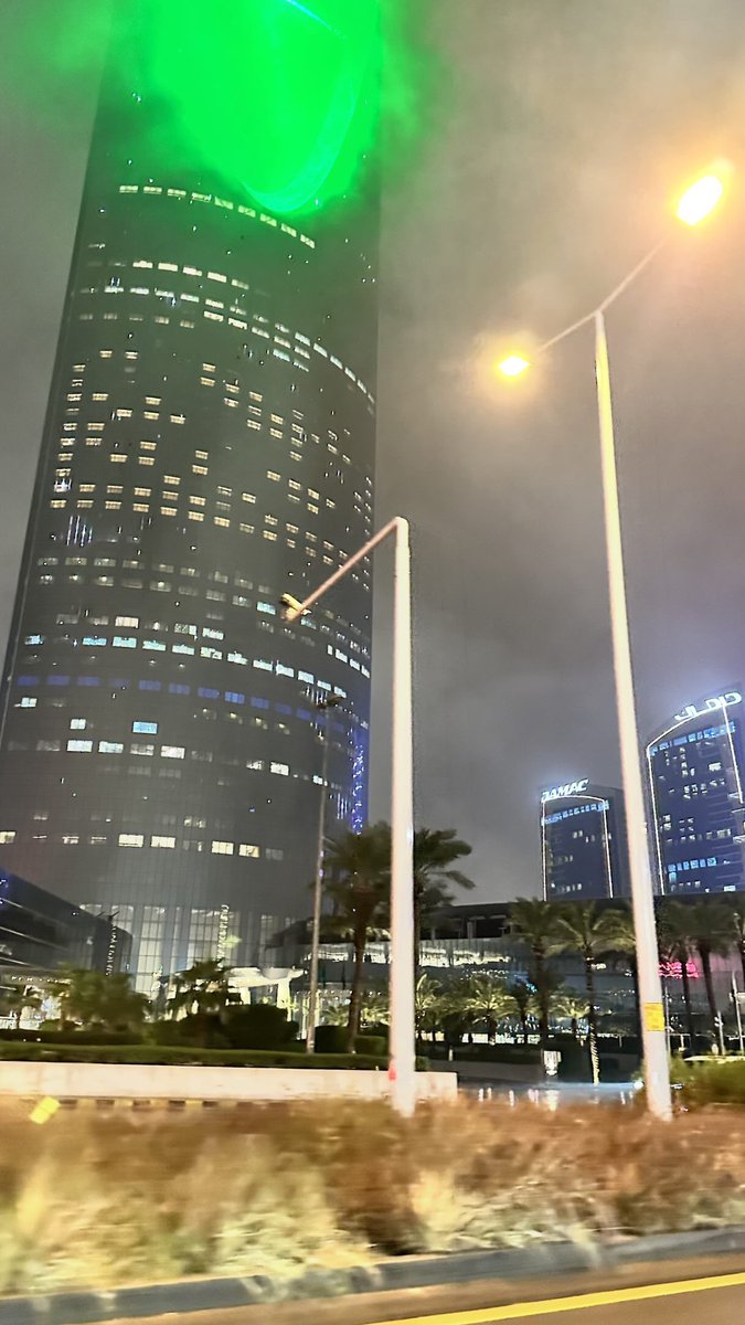 iAl3eez's tweet photo. ماشاءالله اللهم صيباً نافعاً 🤍🌧️

 #امطار_الرياض https://t.co/iYvzlApiyt