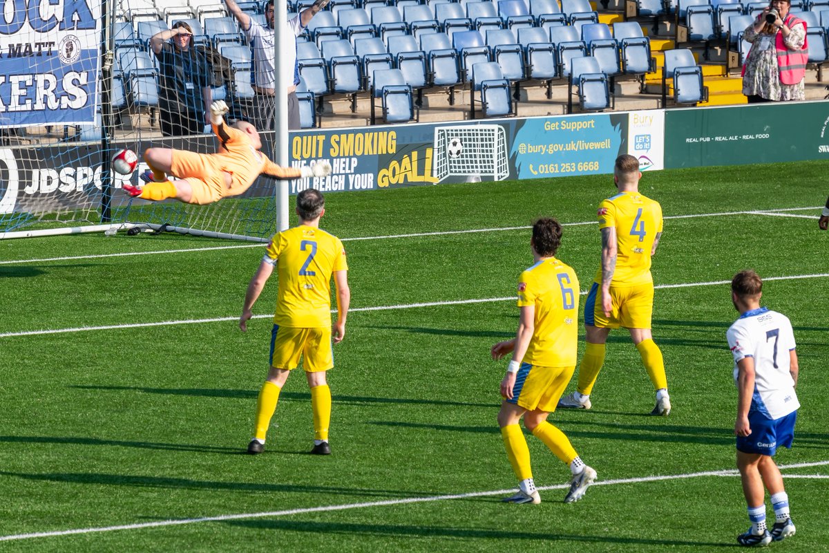 GomboczSteve's tweet image. First half goalmouth action from the Bury v Bootle game on 21/3/26. Photos include the 1st goal and fans celebration. #BuryFC #PartOfIt @whitebluearmy
@buryfcofficial #bfc140 #shakers