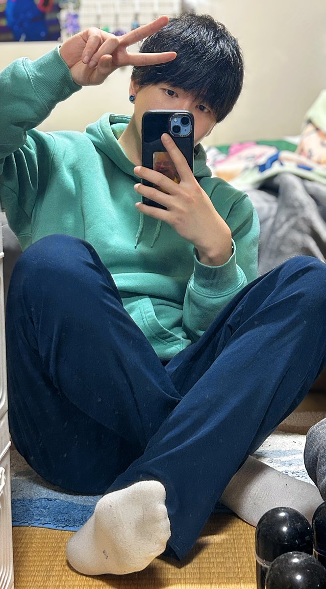 れーや tweet media