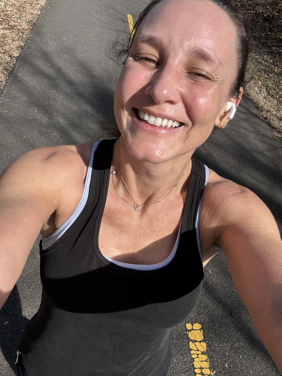 Dorothy Beal • I Run This Body® tweet media