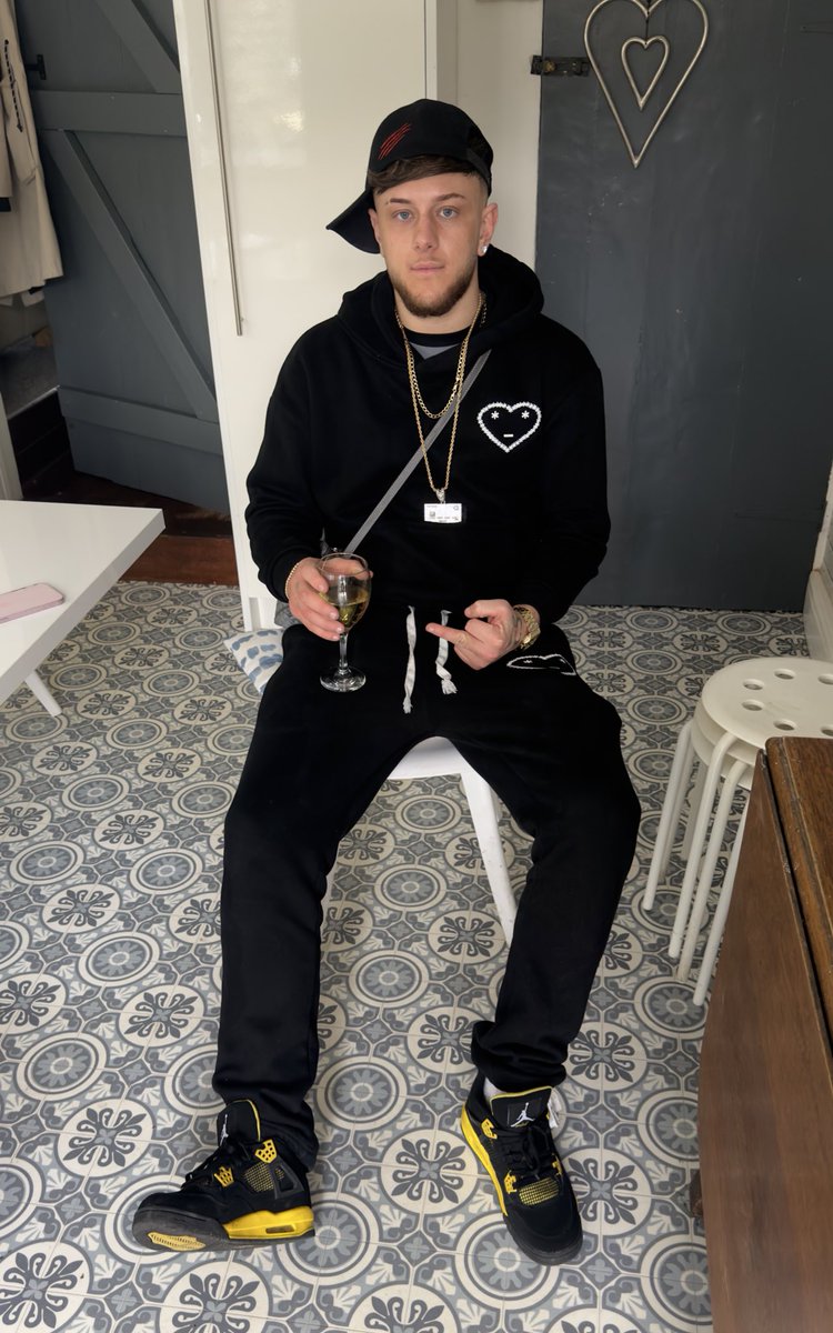 MASTER CHARLIE🤴🏾 tweet media