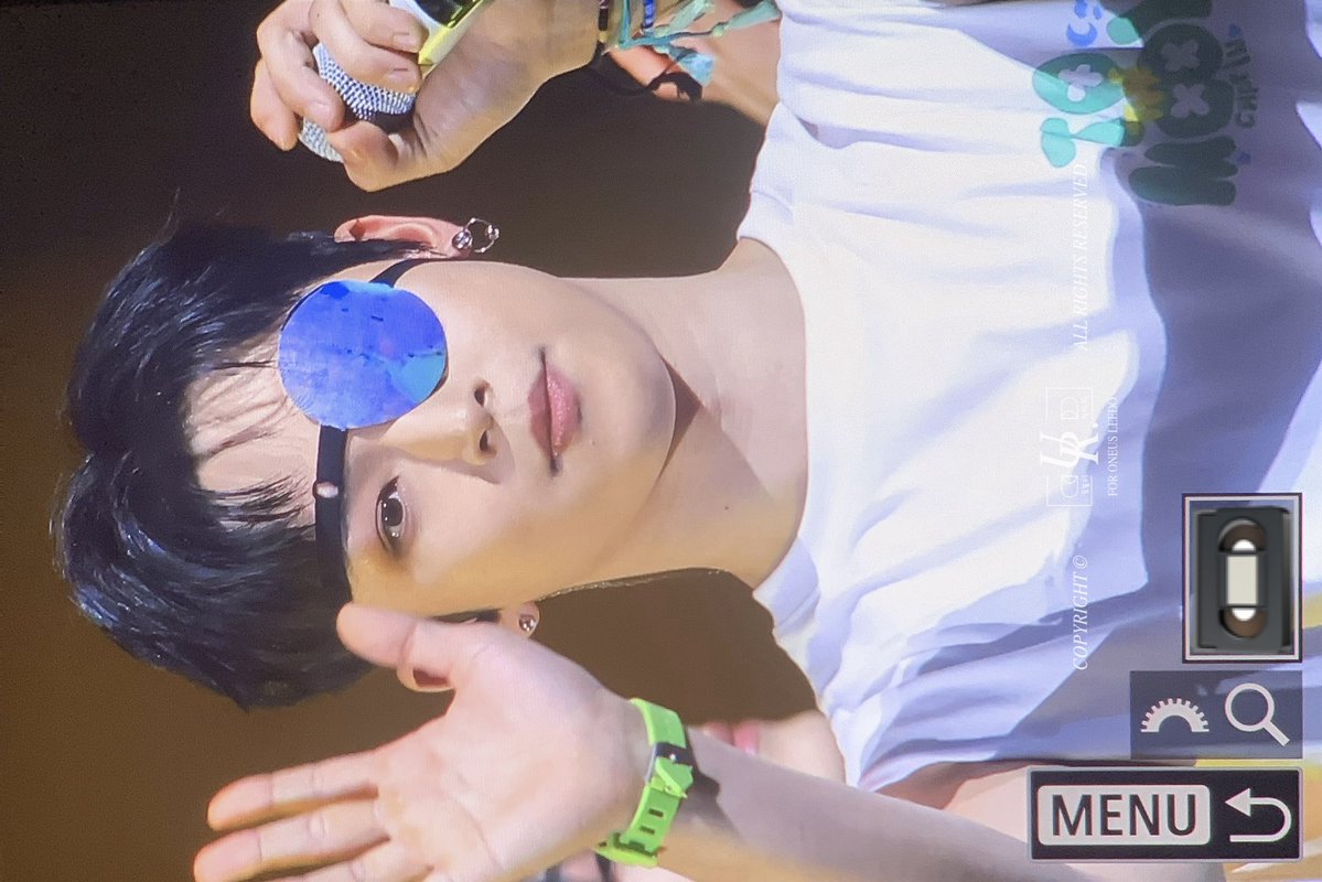 𝑼𝑹. tweet media