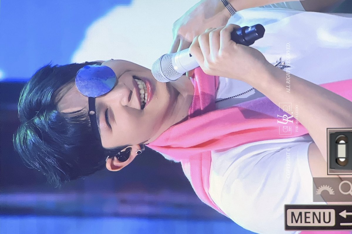 𝑼𝑹. tweet media